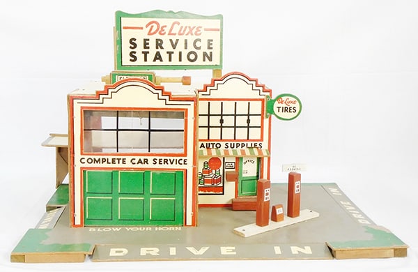 RICH TOY DELUXE SERVICE STATION (1 of 4)