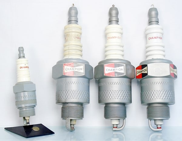4 CHAMPION ADVERTISING SPARK PLUGS (1 of 2)