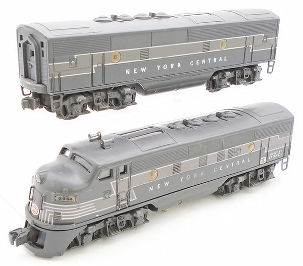 LIONEL 2344 NYC F3 AB DIESELS (1 of 2)