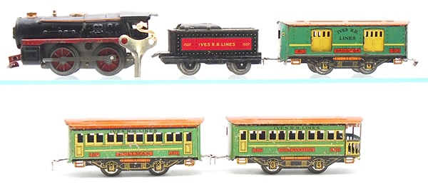 IVES TRAIN SET: O ga, litho tin, 1506 loco, windup working, 1507 tender, 1813 baggage, 1811 Pullman, 1812 obsv, ca 1932, C5-6.