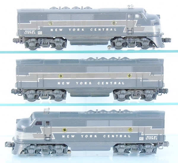 LIONEL 2354 NYC ABA F3 DIESELS (1 of 2)