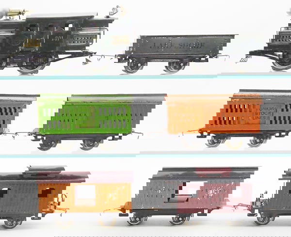 LIONEL TRAIN SET (1 of 2)