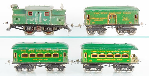 IVES TRAIN SET: O ga, 3252 loco w/reverse, 1 end of seam of loco is loose, 60 baggage, 62 parlor, 68 obsv, set is green w/orange trim, C6-7.