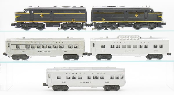 LIONEL TRAIN SET (1 of 2)