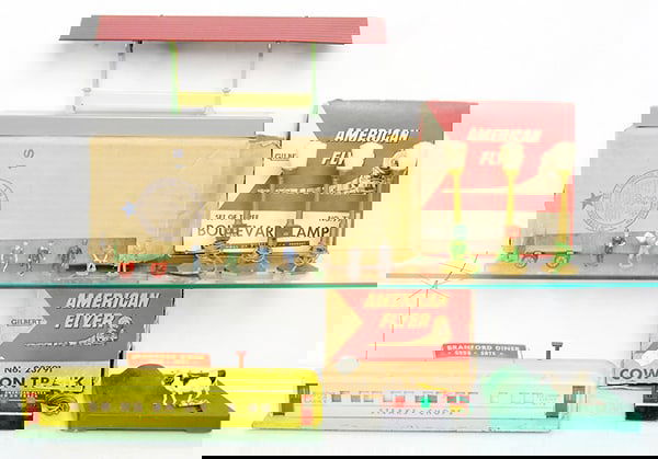 AMERICAN FLYER ACCESSORIES (1 of 2)