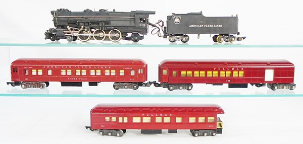 AMERICAN FLYER TRAIN SET: S ga, 312 Pacific loco & tender w/smoke & choo choo, 653 combine, doors loose, 652 Pullman, playwear, 654 obsv, C6-8.