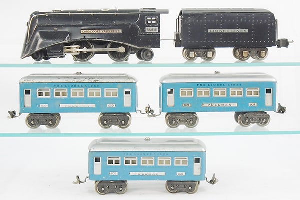 LIONEL TRAIN SET (1 of 2)