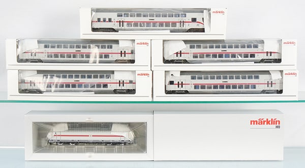 MARKLIN DIGITAL IC2 TRAIN SET (1 of 2)