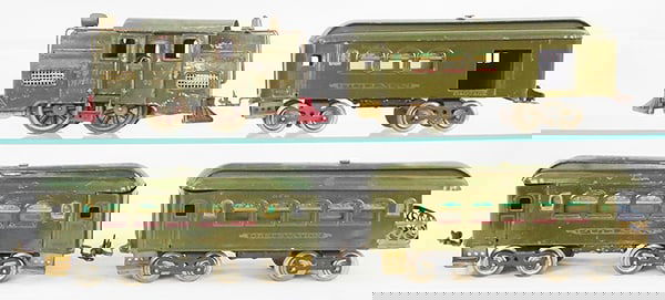 LIONEL TRAIN SET (1 of 2)