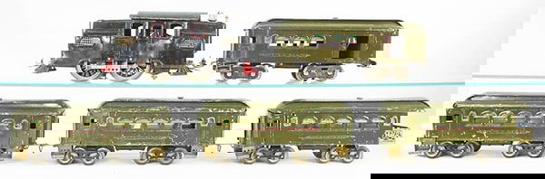 LIONEL TRAIN SET (1 of 2)