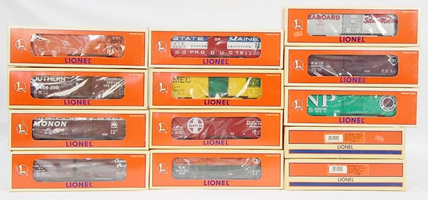 17 LIONEL BOX CARS: O ga, 19284, 29203, 19290, 19285, 29215, 19291, 19283, 29213, 19282, 29214, 19289, 19292 3-pack, 29209 3-pack, orig boxes & inserts, C9.