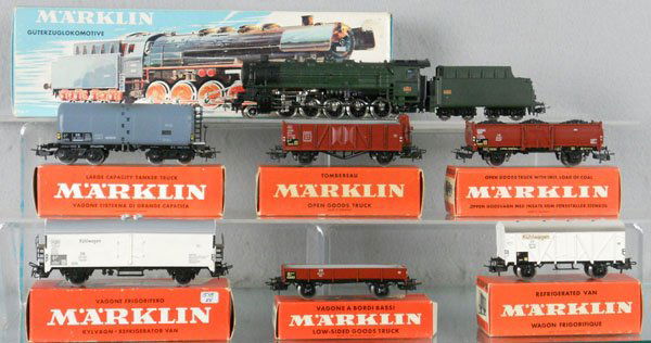 MARKLIN TRAIN SET: HO ga, 3046 French loco & tender, green, w/freight cars 4621, 4601, 4604, slight warp, 4508, 4503, orig box missing 1 end, 4620, slight warp, orig boxes, minor to some wear, C8-9.