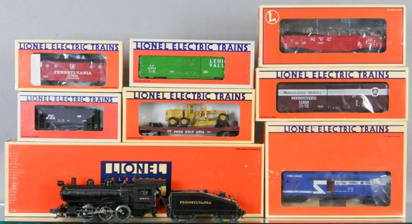 LIONEL PRR TRAIN SET: O ga, 18000 loco & tender, w/smoke & whistle, w/freight cars 17220, 19429, 19825, 16934, 9473, 19727, 6122, orig boxes minor wear, C8-9.