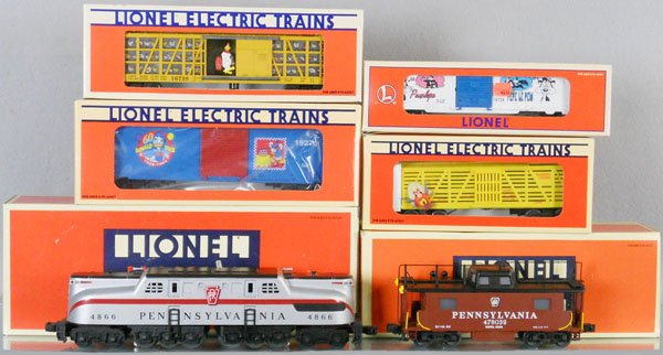 LIONEL PRR GG1 TRAIN SET: O ga, 18308 PRR GG1 w/cars 51702, 16739, 19270, 16738, 16662, orig boxes minor wear, C8-9.