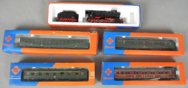 ROCO TRAIN SET: HO ga, 2-rail, 04112A loco w/cars 4359A, 4293S, 4291B, 4445S, orig boxes minor wear, C7-8.