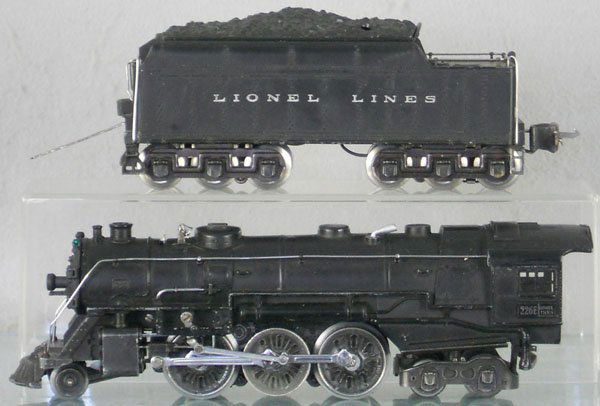 LIONEL 226E LOCO & TENDER: O ga, 226E loco, cab roof broken & repaired, some touch up spots, w/2226W tender, C5-6.