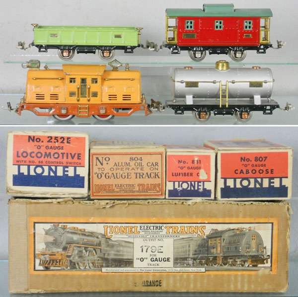 LIONEL 179E TRAIN SET: O ga, 250E loco, 804 tank car, 902 gondola, 807 caboose, orig boxes some wear, 1 incorrect, orig set box worn, top missing 2 flaps, C5-7.
