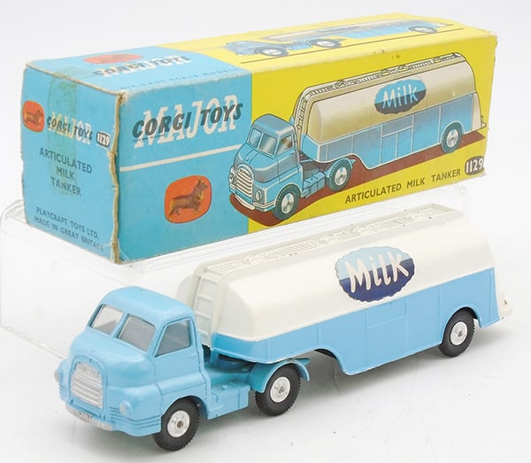 CORGI MAJOR 1129 ARTICULATED MILK TANKER: Bedford tanker, blue & white, orig box & insert, missing all flaps on 1 end, C8.