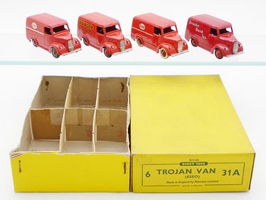 DINKY 31A ESSO TROJAN VAN TRADE PACK