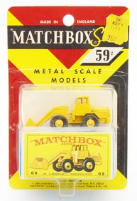 MATCHBOX 69B5 HATRA TRACTOR SHOVEL BLISTER PACK