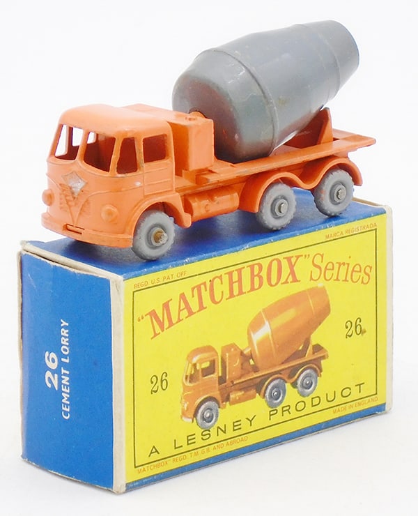 MATCHBOX 26B1 CEMENT LORRY (1 of 2)
