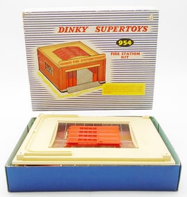 DINKY 954 FIRE STATION KIT