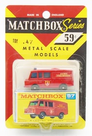 MATCHBOX 57C3 LAND ROVER FIRE TRUCK BLISTER PACK