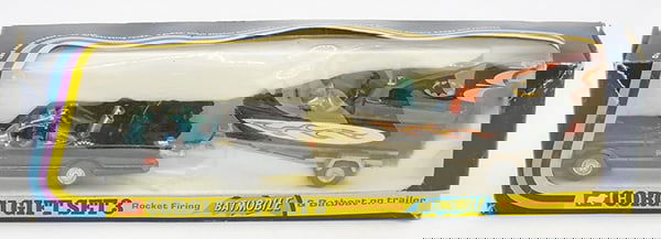 CORGI GS3 BATMOBILE BAT BOAT