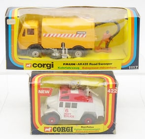 2 CORGI VEHICLES