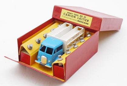 FRENCH DINKY 25O NESTLES MILK TRUCK