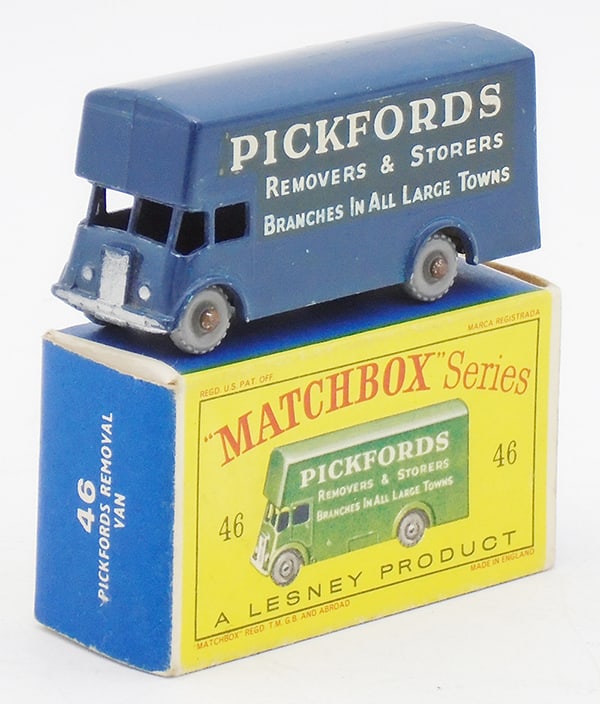 MATCHBOX 47B3 PICKFORDS VAN (1 of 2)