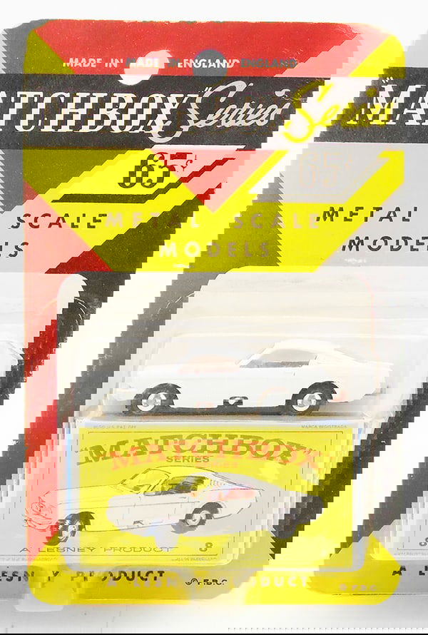 MATCHBOX 8E1 FORD MUSTANG BLISTER PACK (1 of 2)