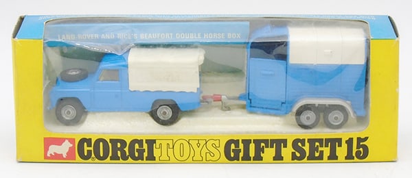 CORGI 15 LAND ROVER & HORSE BOX