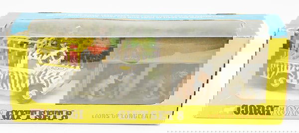 CORGI 8 LIONS OF LONGLEAT SET