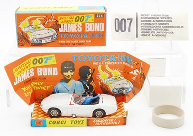 CORGI 336 JAMES BOND TOYOTA 2000