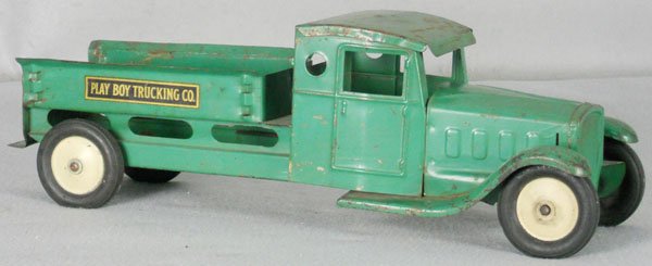 STEELCRAFT PLAY BOY TRUCKING CO. WRECKER: painted pressed steel, 20" long, paint wear on cab roof, missing boom, C5.