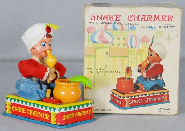 LINEMAR SNAKE CHARMER: litho tin & plastic, battery operated, not working, orig box minor wear, C8.