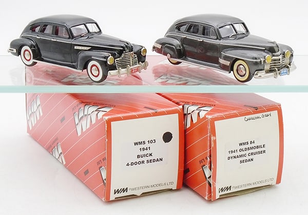 2 WESTERN MODELS AUTOS (1 of 2)