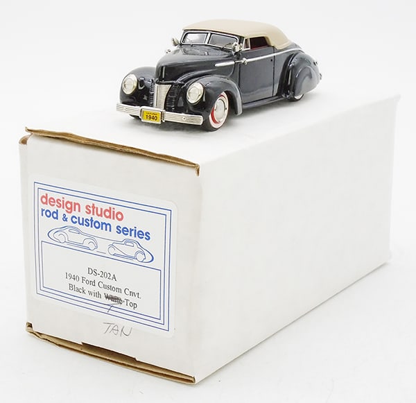 DESIGN STUDIO DS-202A 1940 FORD CUSTOM CONV. (1 of 2)
