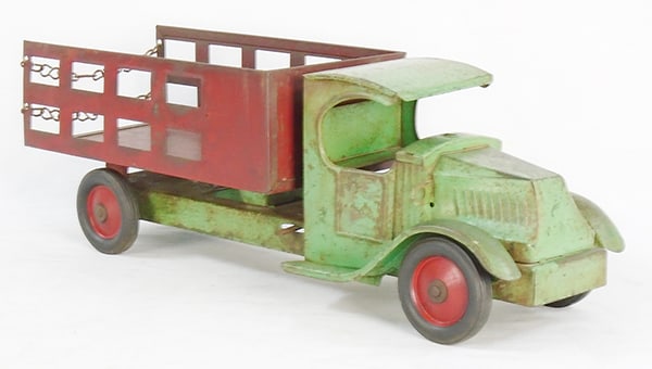 BUFFALO MACK STAKE TRUCK (1 of 2)