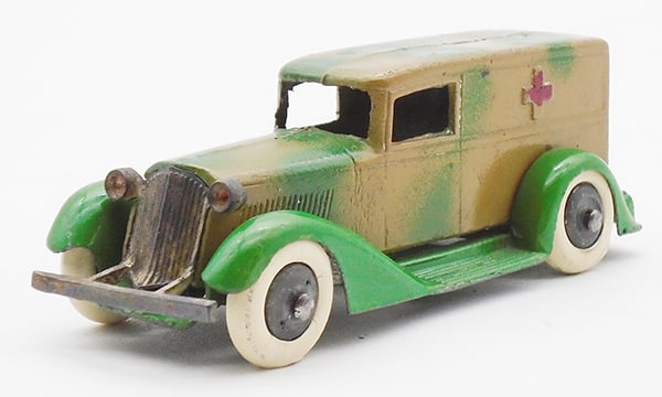 TOOTSIETOY 809 GRAHAM AMBULANCE (1 of 2)