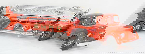 SMITH MILLER MACK AERIAL LADDER TRUCK
