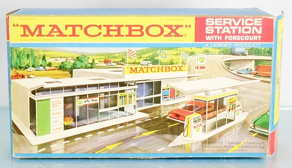 MATCHBOX MG1C1 SERVICE STATION (1 of 2)