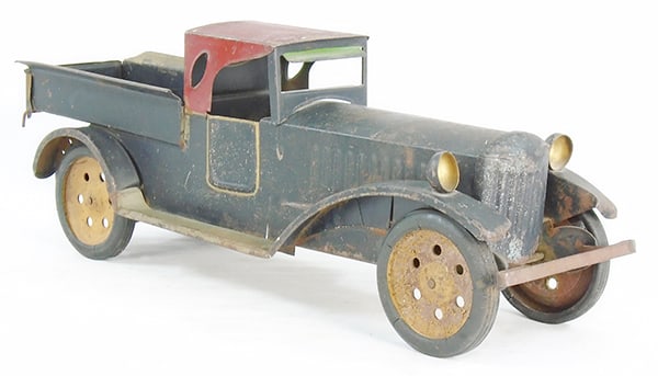 SCHIEBLE 101 SERVICE TRUCK: painted pressed steel, 19" long, blue & red, missing motor weight, rubber tires worn, ca 1928, C5.