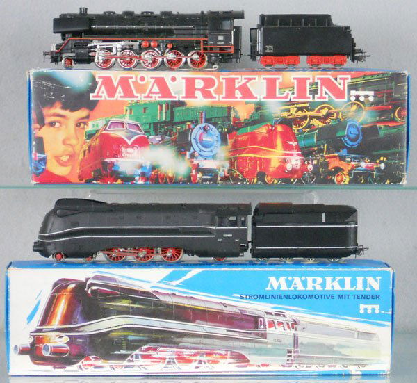 2 MARKLIN LOCO & TENDER SETS: HO ga, 3046, some small chips on red stripe on 1 side, 3094, orig boxes minor wear, C7-8.