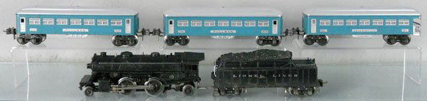 LIONEL TRAIN SET: O ga, 204 loco, rubberstamping on cab worn, 2224W tender, 2 #2630 Pullmans, 2631 obsv, roofs restored, C5-6.