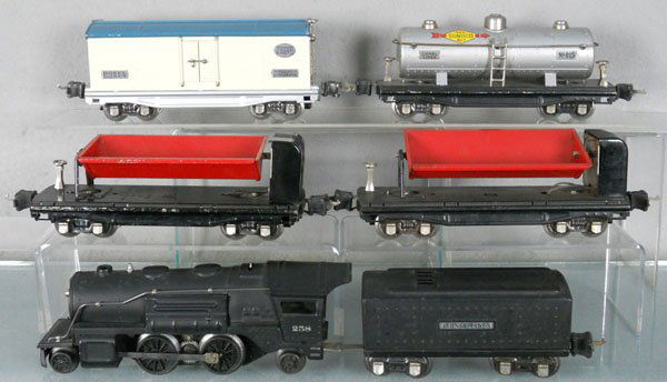 LIONEL TRAIN SET: O ga, 258 loco, 1689T tender, 2 #3859 dump cars, 815 tank car, decal chips, 2814 reefer, frame restored, C5-6.