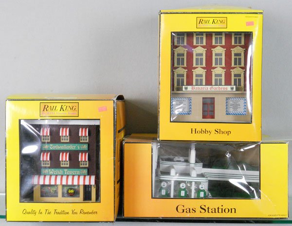 3 MTH ACCESSORIES: O ga, 30-90194 tavern, 90192 Bavarian gardens, 9101 Sinclair gas station, orig boxes minor wear, C8-9.
