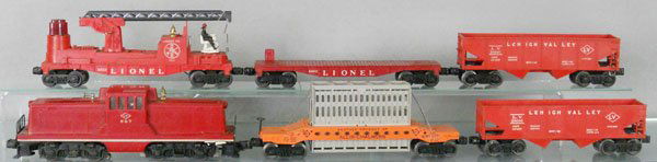 LIONEL TRAIN SET: O ga, 627 diesel, rubberstamping worn, 6519 Allis-Chalmers, 1 brakewheel broken, 2 #6476 hoppers, 3512 fire car, missing side ladders & nozzle, fireman broken, 6809 flat car, C4-5.