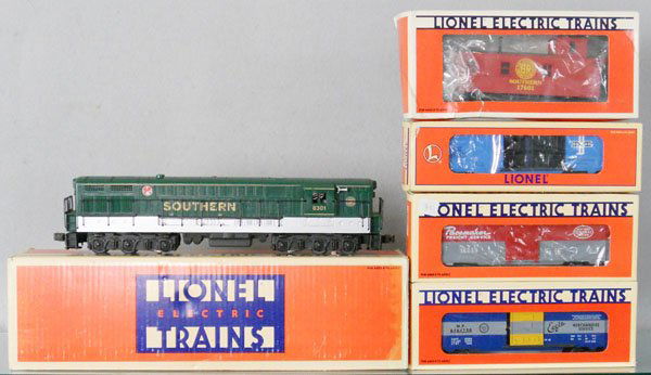 LIONEL TRAIN SET: O ga, 18301 Southern FM diesel w/cars 19268, 29211, 19267, 17601, orig boxes worn, C8-9.